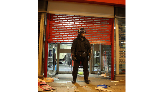 Illustration for article titled Scenes from a Riot: Electronics Stores Sacked by British Looters